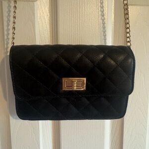 Elegant Black Quilted Chain Bag
